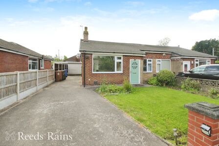 2 bedroom Semi Detached Bungalow for sale