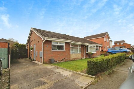 Hurstbrook, 2 bedroom Semi Detached Bungalow to rent, £995 pcm