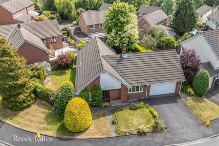 Long Copse, 3 bedroom Detached Bungalow for sale, £375,000