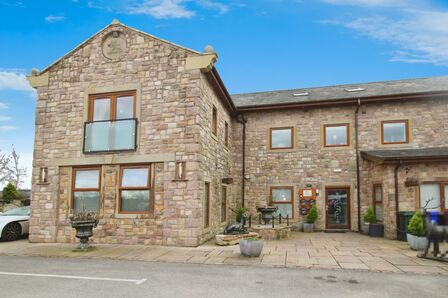 Bury Lane, 2 bedroom  Flat to rent, £1,350 pcm