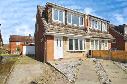Larchwood Crescent, 3 bedroom Semi Detached House to rent, £1,000 pcm