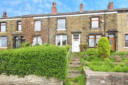2 bedroom Mid Terrace House for sale