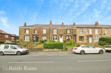 2 bedroom Mid Terrace House for sale