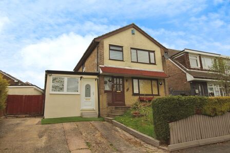 Mendip Road, 3 bedroom Detached House to rent, £1,200 pcm