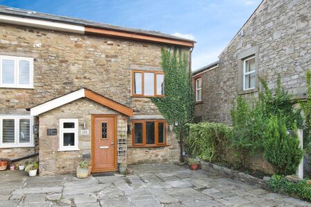 3 bedroom End Terrace House to rent