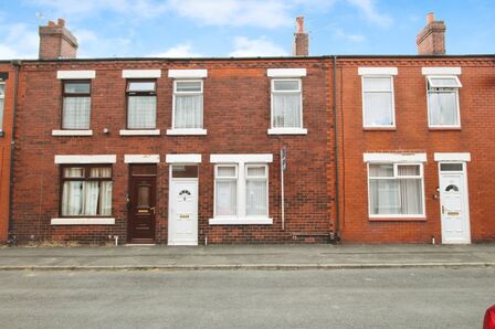 2 bedroom Mid Terrace House to rent