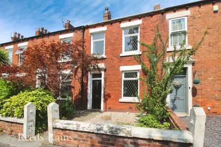 Dunkirk Lane, 3 bedroom Mid Terrace House for sale, £130,000