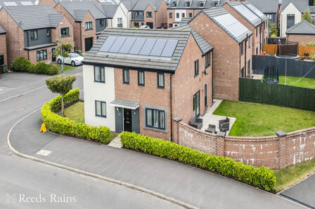 Brookwood Way, 4 bedroom Detached House for sale, £325,000