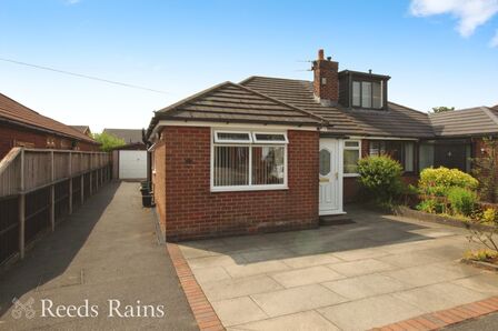 2 bedroom Semi Detached Bungalow for sale