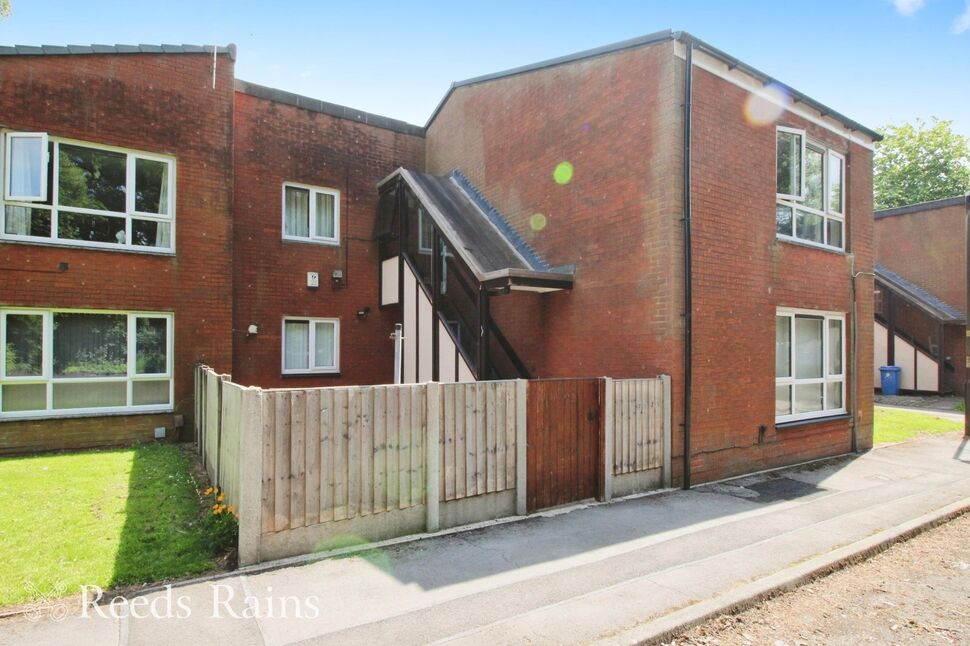Main image of 2 bedroom Flat for sale, Browns Hey, Chorley, Lancashire, PR7