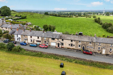4 bedroom Mid Terrace House for sale