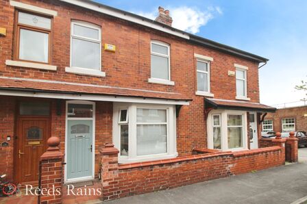 3 bedroom Mid Terrace House for sale