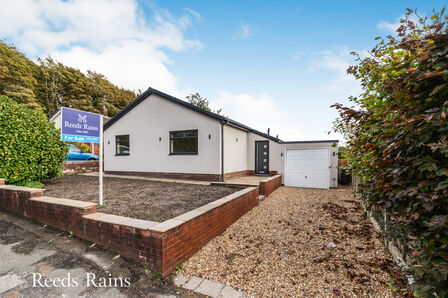 4 bedroom Detached Bungalow for sale