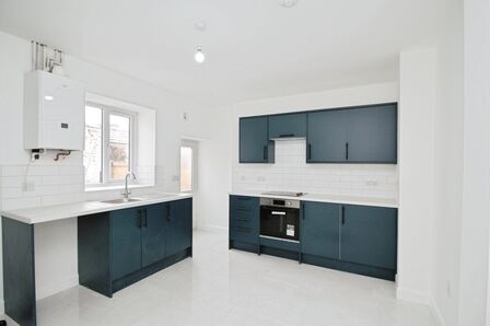 Chorley Road, 2 bedroom Mid Terrace House to rent, &pound;750 pcm