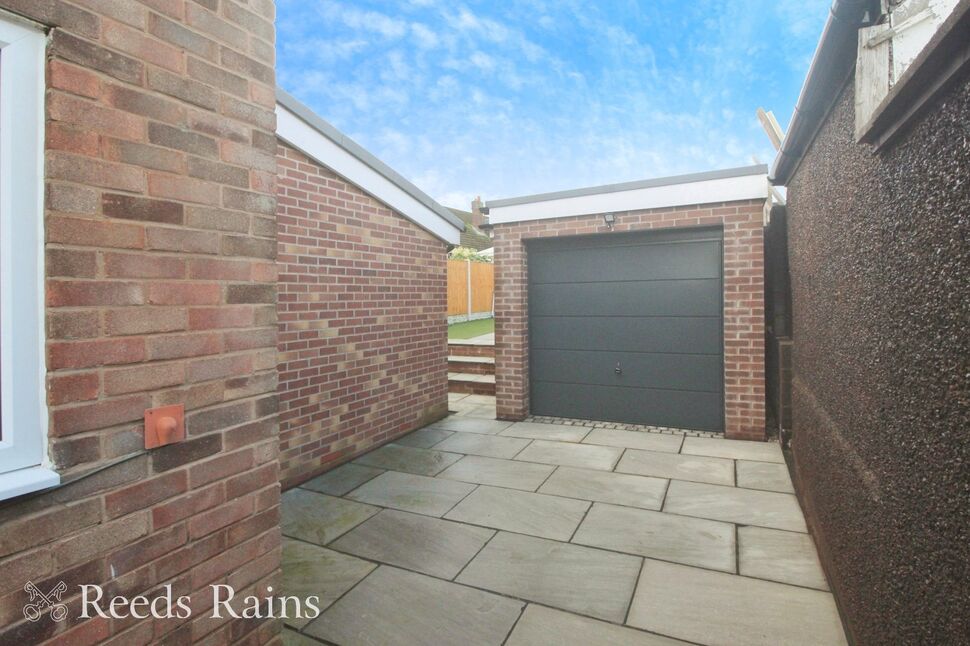 Garage and Summer House