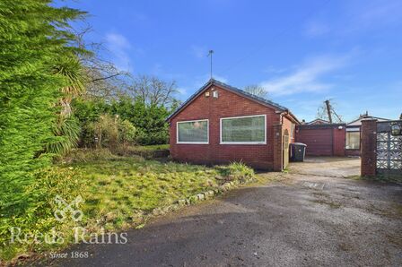 2 bedroom Detached Bungalow for sale