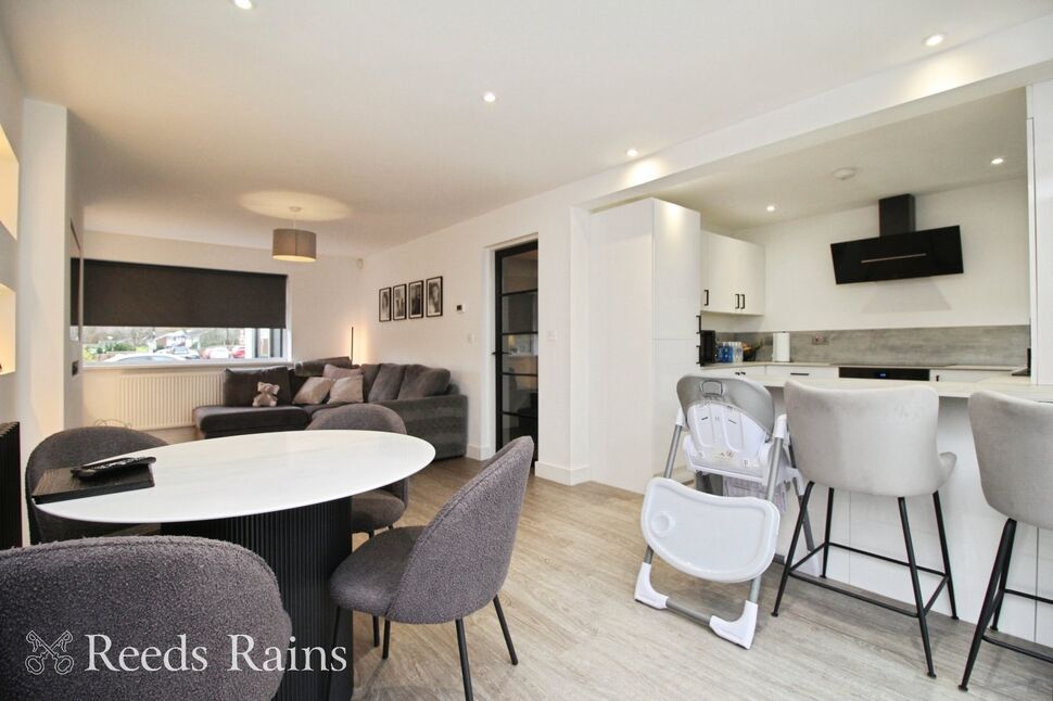 Lounge / Dining Room