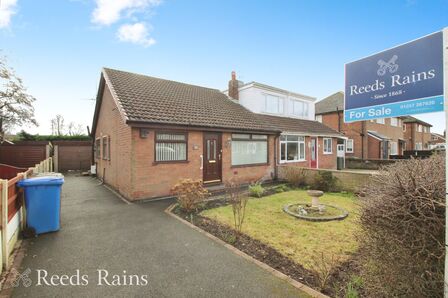 Kingsway, 2 bedroom Semi Detached Bungalow for sale, &pound;220,000