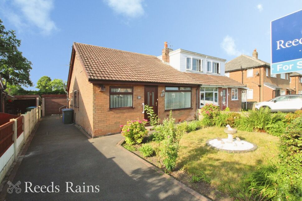 2 bedroom Semi Detached Bungalow for sale