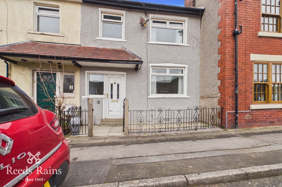 Main image of 3 bedroom Mid Terrace House to rent, Quarry Road, Chorley, Lancashire, PR6