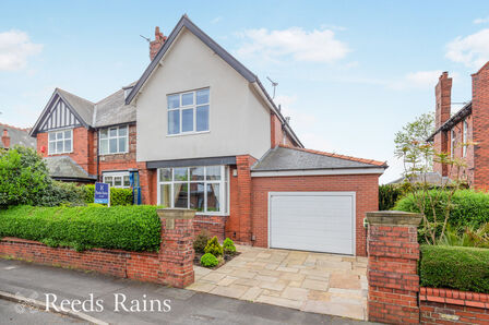 5 bedroom Semi Detached House for sale