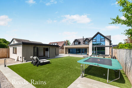 Runshaw Lane, 5 bedroom Detached House for sale, &pound;900,000