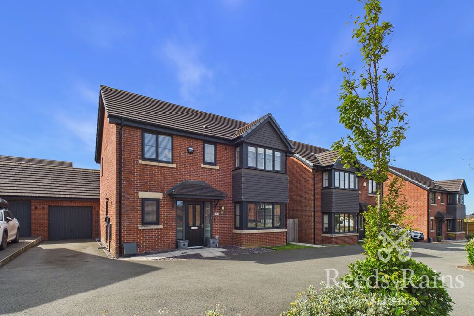 Main image of 4 bedroom Detached House for sale, Wychwood Grove, Leyland, Lancashire, PR25