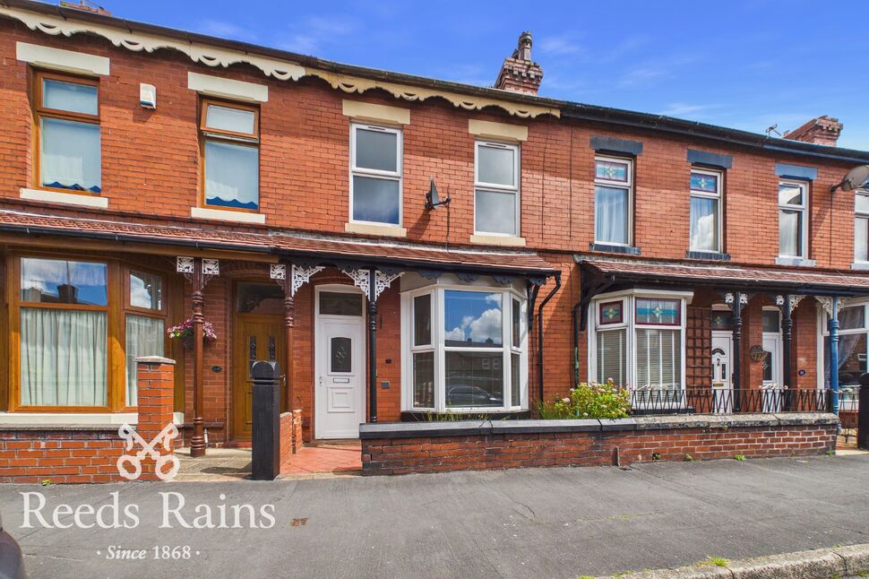 2 bedroom Mid Terrace House for sale