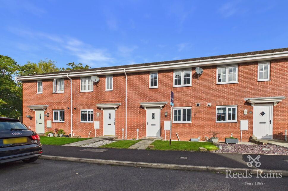 3 bedroom Mid Terrace House for sale