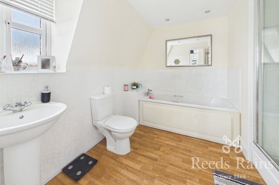 En-Suite Bathroom