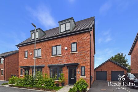 4 bedroom Semi Detached House for sale