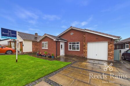 Ravenhill Drive, 3 bedroom Detached Bungalow for sale, &pound;325,000