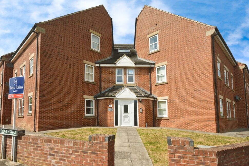 2 bedroom  Flat for sale