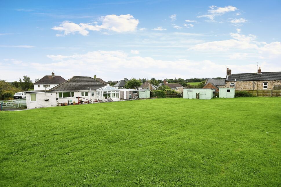 2 bedroom Detached Bungalow for sale