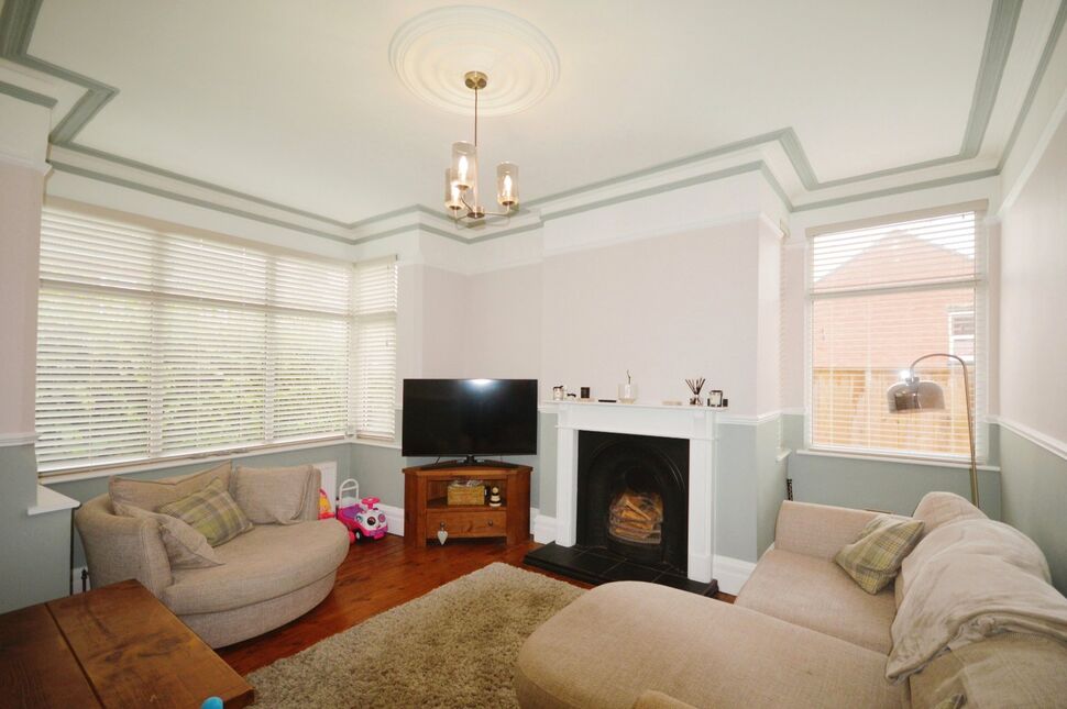 4 bedroom End Terrace House for sale, Foljambe Road, Chesterfield, S40