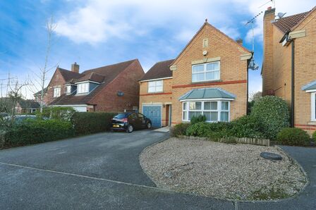 Springwell Park Drive, 4 bedroom Detached House for sale, £400,000