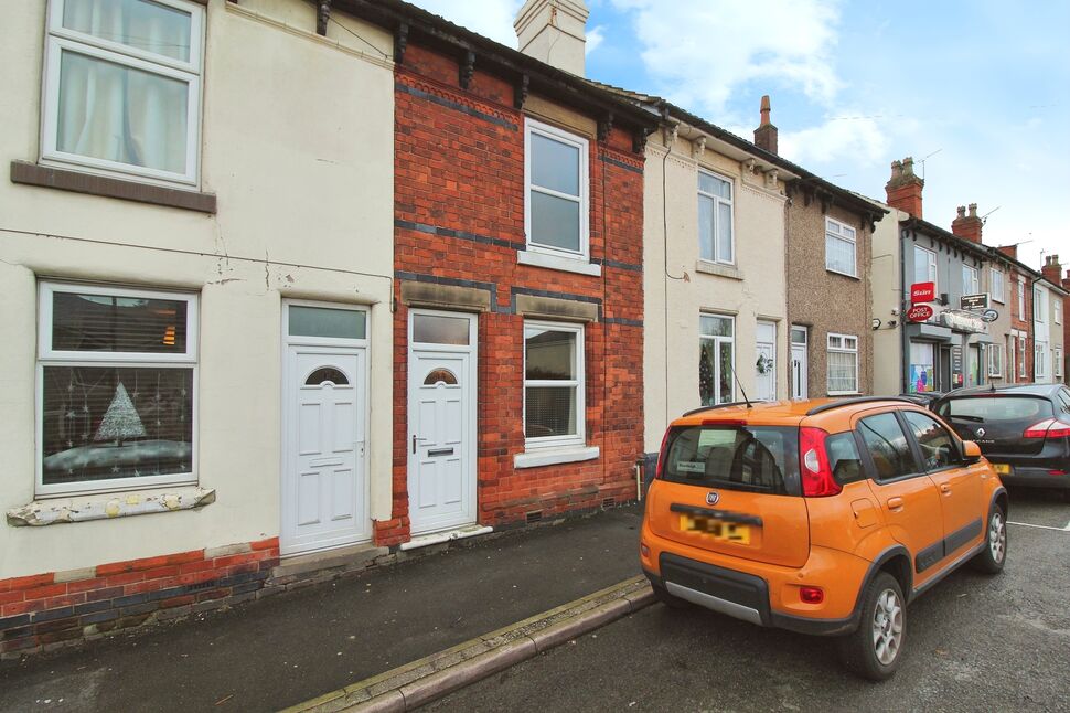 2 bedroom Mid Terrace House for sale