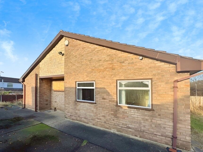 3 bedroom Semi Detached Bungalow for sale, Bamford Road, Inkersall, S43