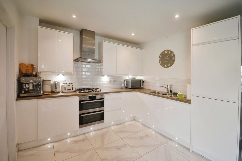 4 bedroom Semi Detached House for sale, Farnsworth Lane, Clay Cross