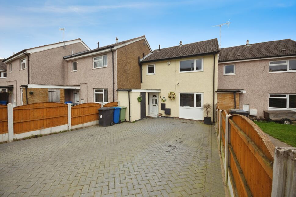 3 bedroom Mid Terrace House for sale, Harehill Road, Chesterfield, S40