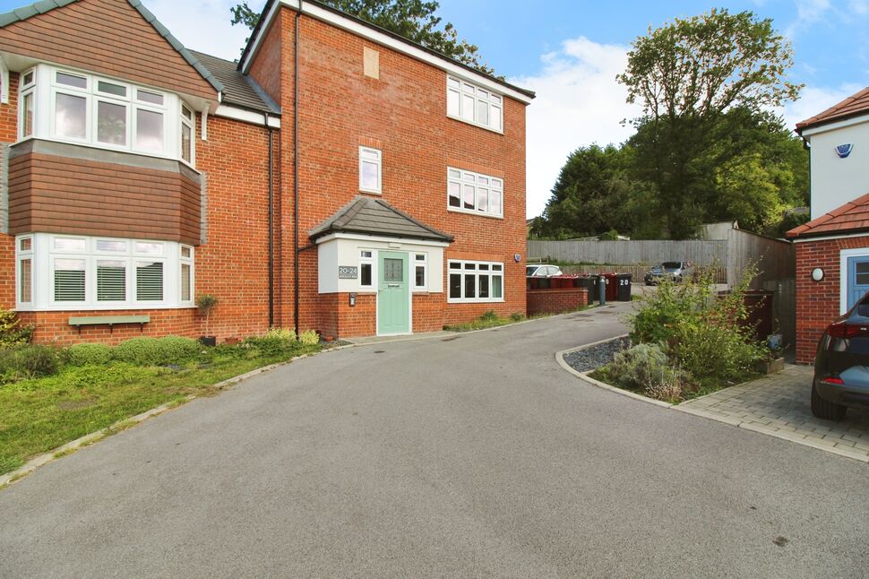Main image of 2 bedroom  Flat for sale, Hockley Rise, Wingerworth, Derbyshire, S42