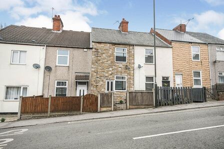 Station Road, 2 bedroom Mid Terrace House to rent, £725 pcm
