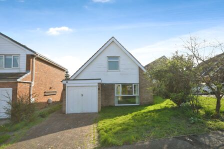 Wolfe Close, 3 bedroom Detached Bungalow for sale, £325,000