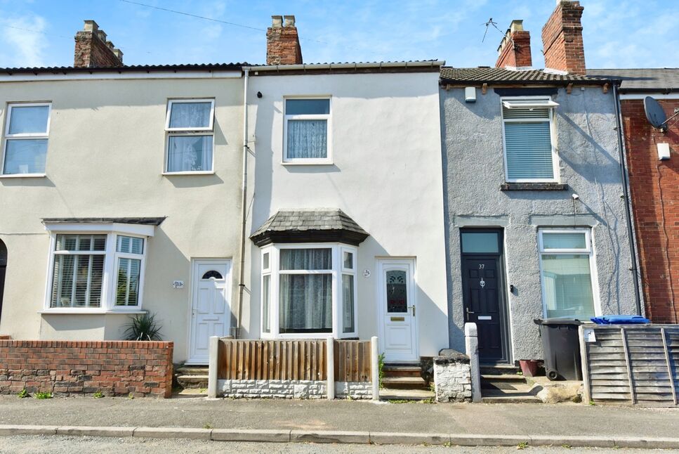 2 bedroom Mid Terrace House for sale