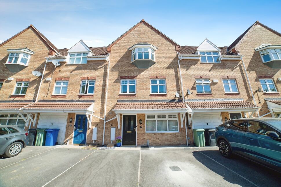 Main image of 3 bedroom Mid Terrace House for sale, Foyers Way, Chesterfield, Derbyshire, S41