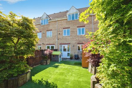 Foyers Way, 3 bedroom Mid Terrace House for sale, £250,000