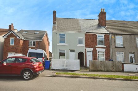 Coronation Road, 4 bedroom End Terrace House to rent, £950 pcm