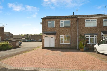 Holme Hall Crescent, 3 bedroom Semi Detached House to rent, £900 pcm
