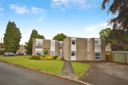 Glenthorne Close, 2 bedroom  Flat to rent, £725 pcm