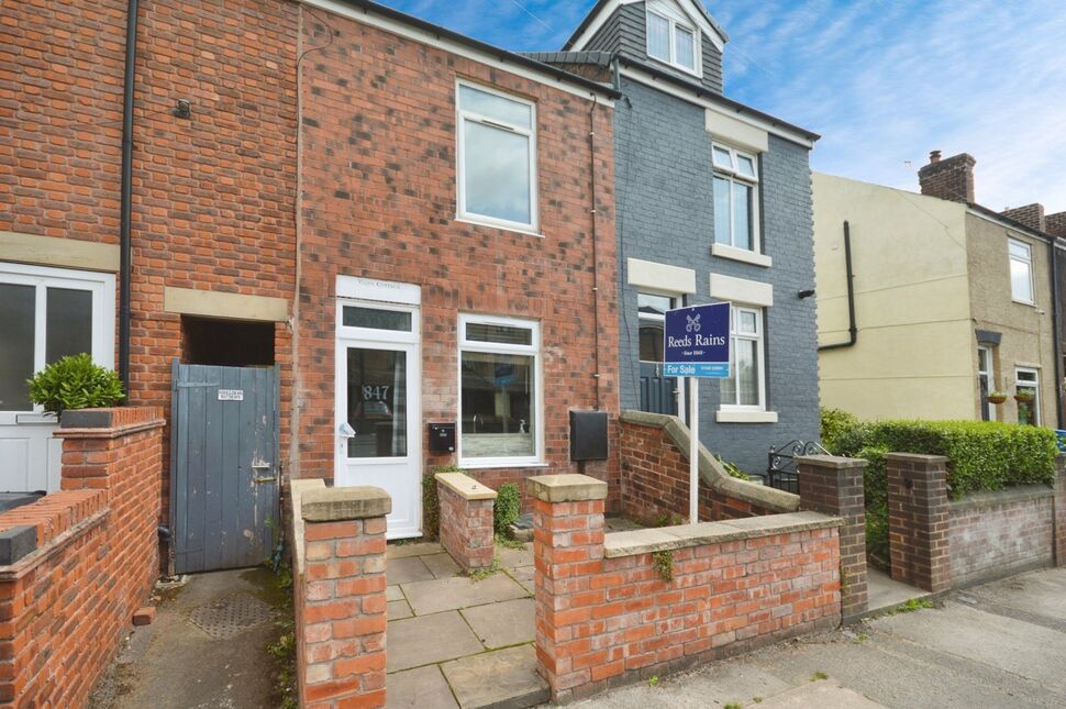 Main image of 2 bedroom Mid Terrace House for sale, Sheffield Road, Chesterfield, Derbyshire, S41